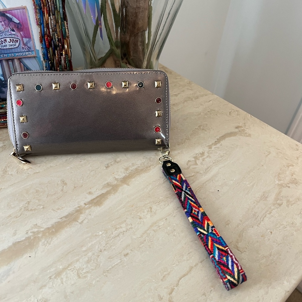 Italy Grey Wristlet